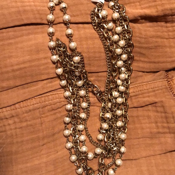 ANN TAYLOR 3-Layer Pearls & Gold Necklace Substantial & Classic Design NEW - Picture 6 of 13